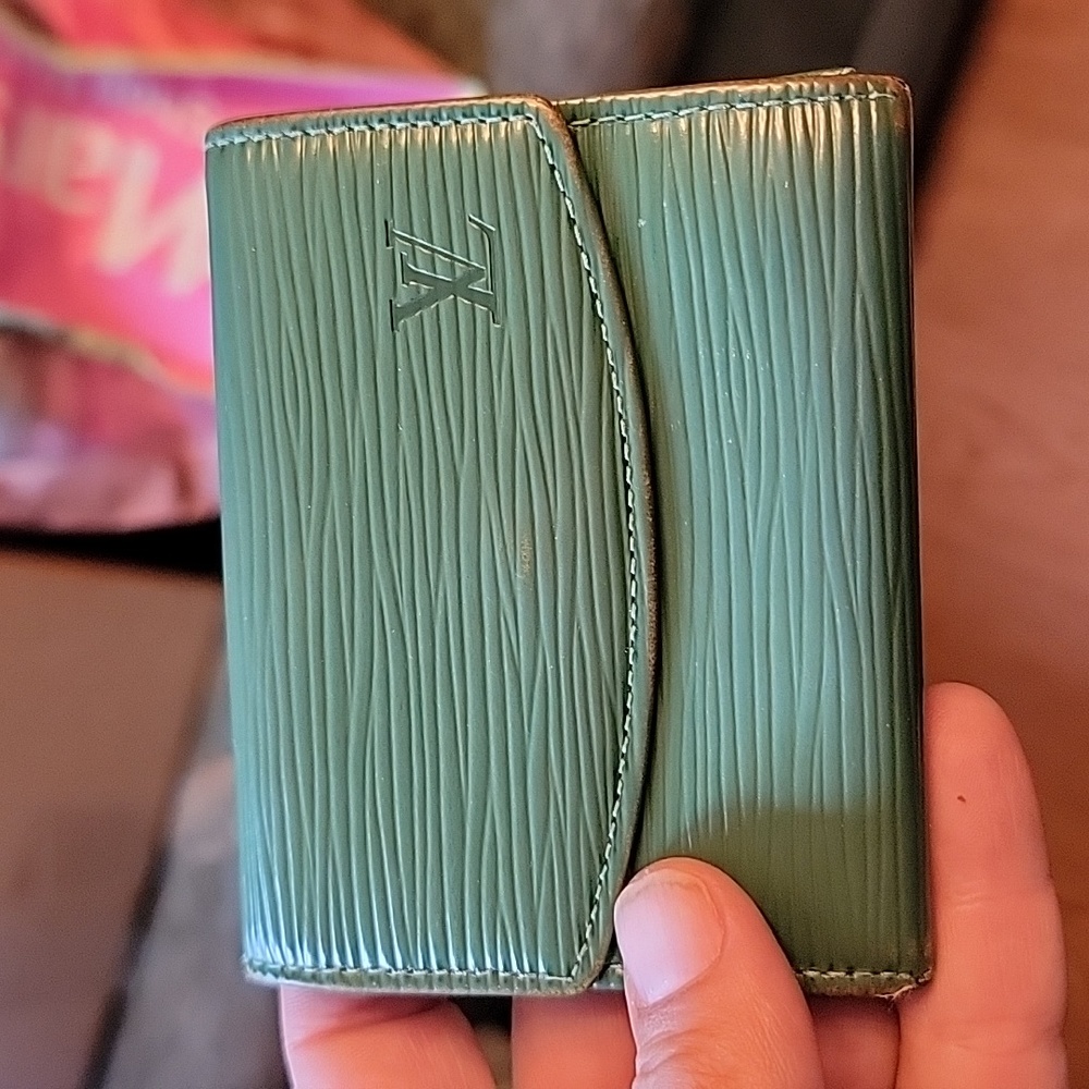 Louis Vuitton Green Epi Card Holder - Picture 1 of 12